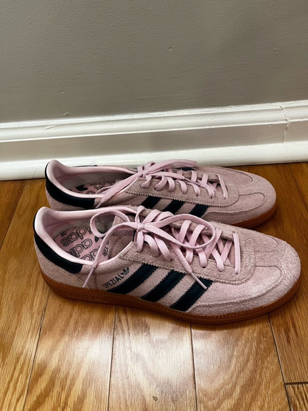 Brand new Adidas Handball Spezial Shoes in Pink /Arctic Night - Picture 9 of 12